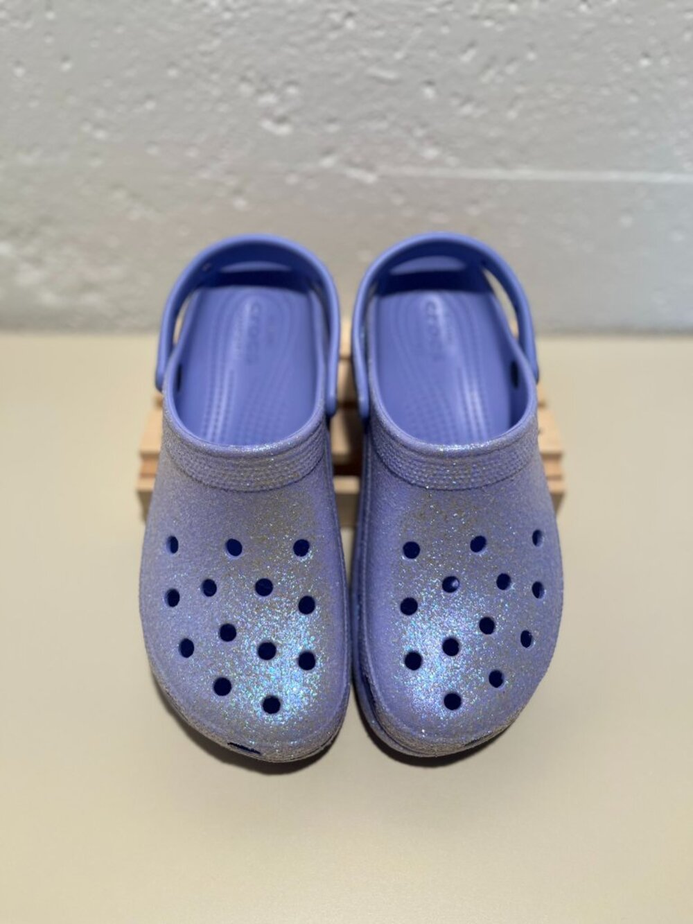 CROCS Women's Classic Platform Glitter Clogs - Picture 9 of 12